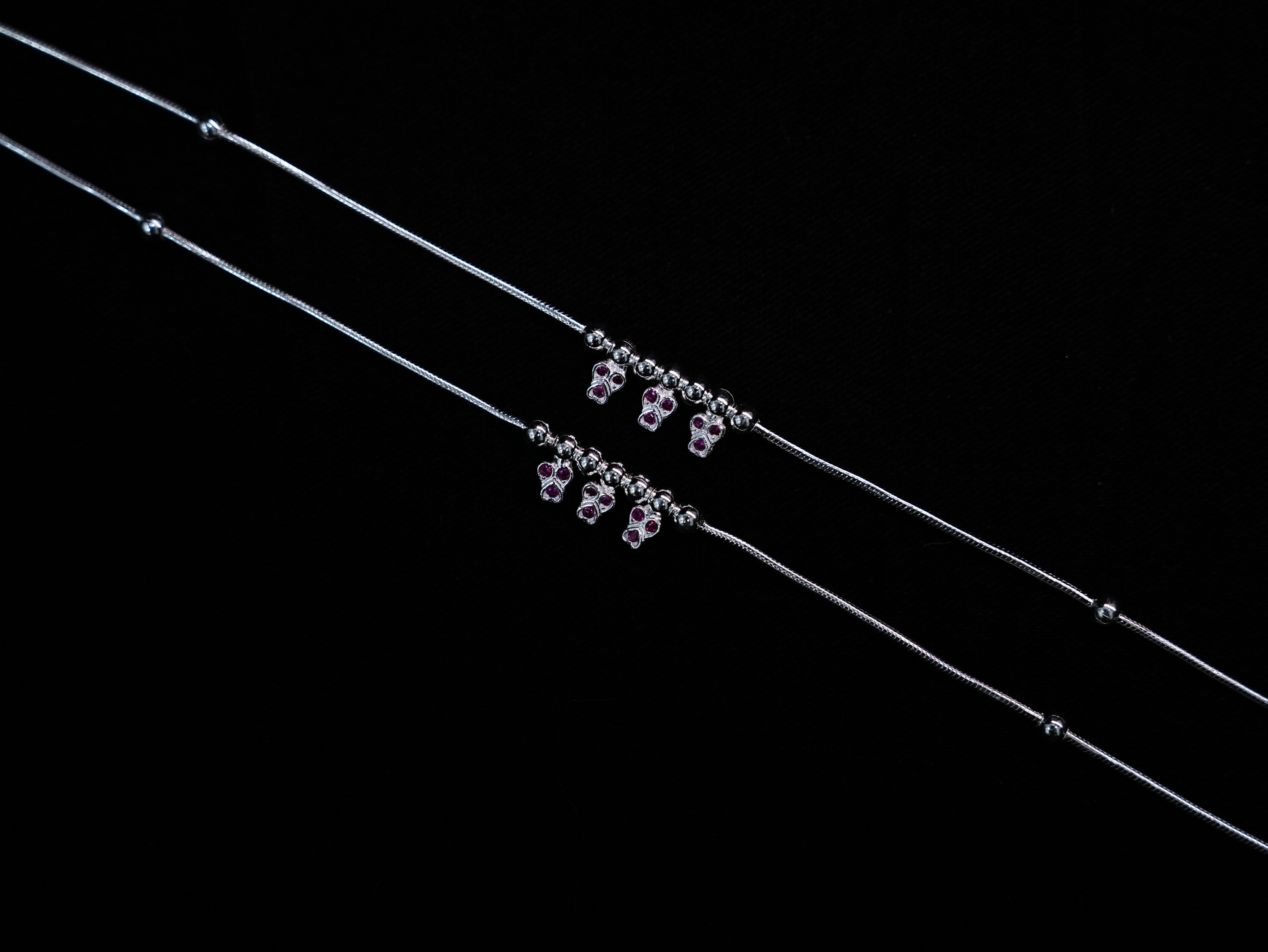 Clipping Beaded Anklets
